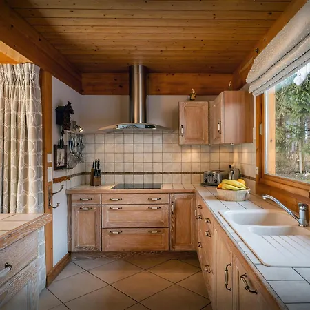 J'elage - Ovo Network Chalet *